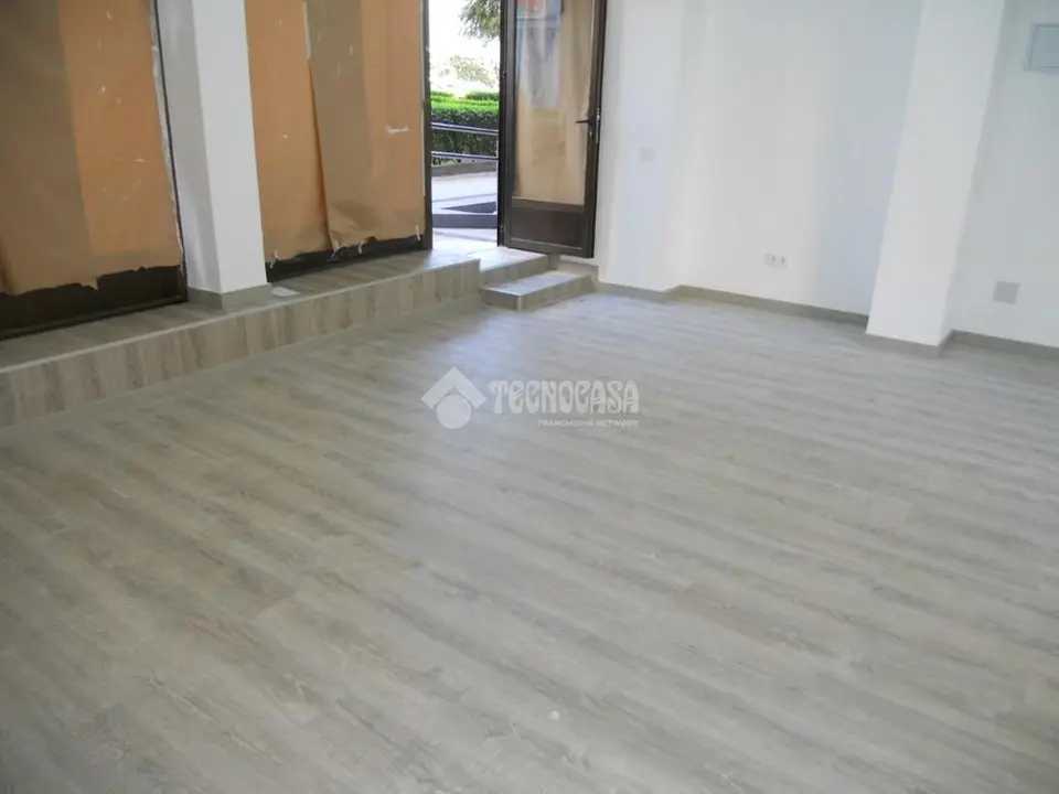 Local comercial en alquiler en Villafontana I - Pau en Móstoles