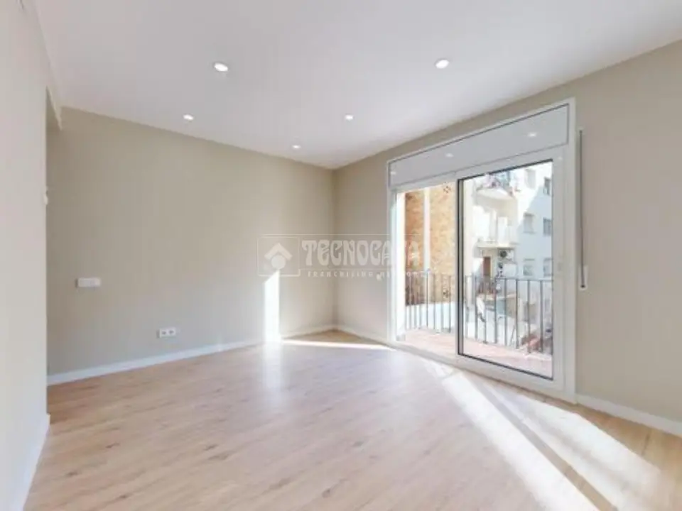Piso en venta en Carrer de Llorens I Barba en Horta Guinardó en Barcelona