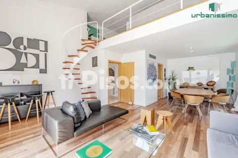 Casa pareada en calle de Jimena Menéndez Pidal