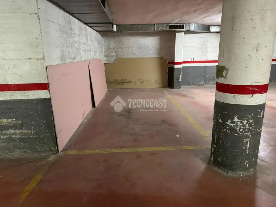 Box/plaza de garaje en venta en Horta Guinardó en La Teixonera en Barcelona