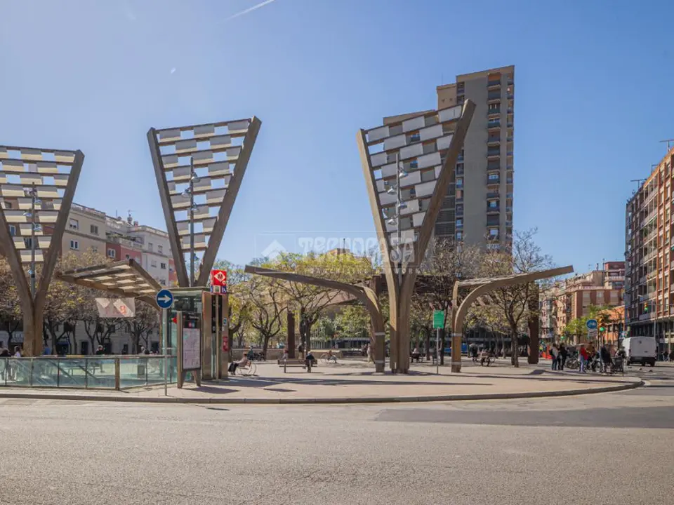 Edificio en venta en Nou Barris en Can Peguera - El Turó De La Peira en Barcelona