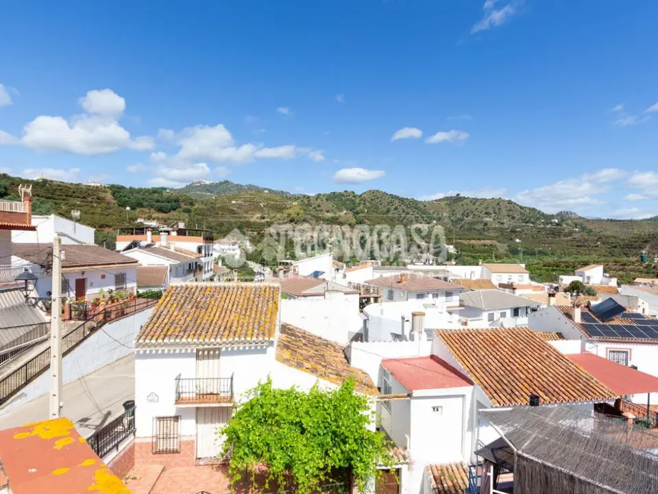 Casa en venta en Benamargosa